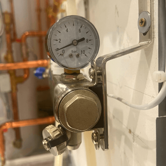 Pressure Gauge on a Heat Pump Cylinder